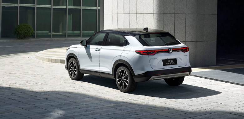 Японский кроссовер с левым рулём &mdash; всего 2 млн рублей. В России подешевели Honda Vezel